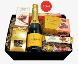 Buy Veuve Clicquot Gift Basket At Best Price