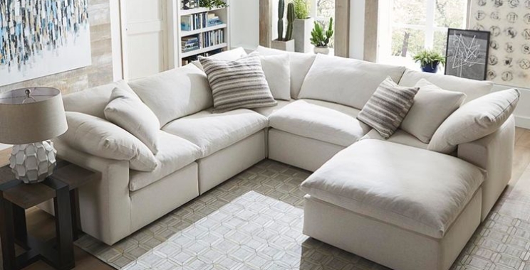 Comfortable and Stylish: The Versatile U-Shaped Sofa for Your Living Room