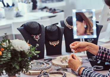 5 Reasons Why Your Jewelry Business Needs a Mobile App
