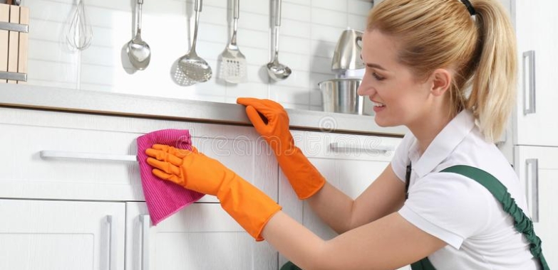 Say Goodbye to Grease: Effective Ways to Clean Kitchen Cabinets