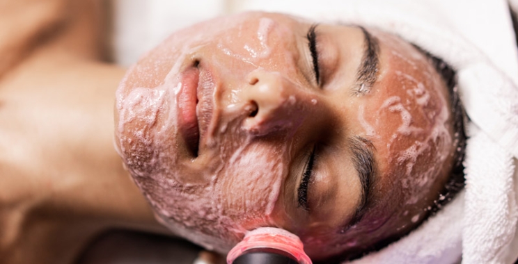 Expert Facial with Deep Cleansing Treatment